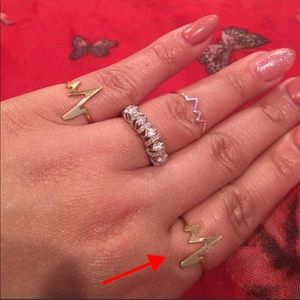 10k yellow gold heart beat ring SALE⭐️